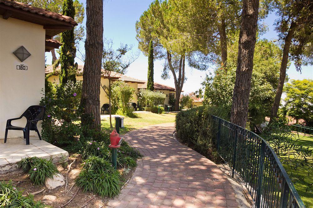Shoresh Green Hills Family Suites Hotel Dış mekan fotoğraf