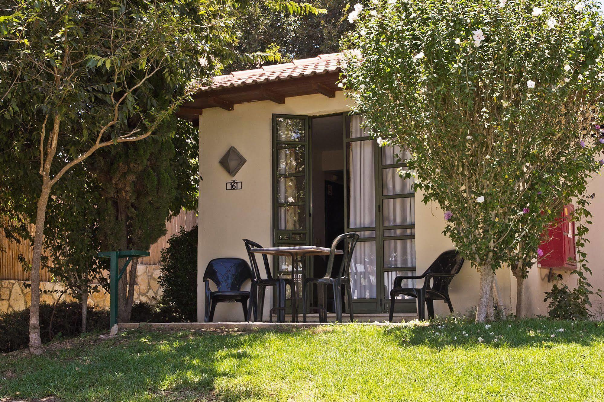 Shoresh Green Hills Family Suites Hotel Dış mekan fotoğraf
