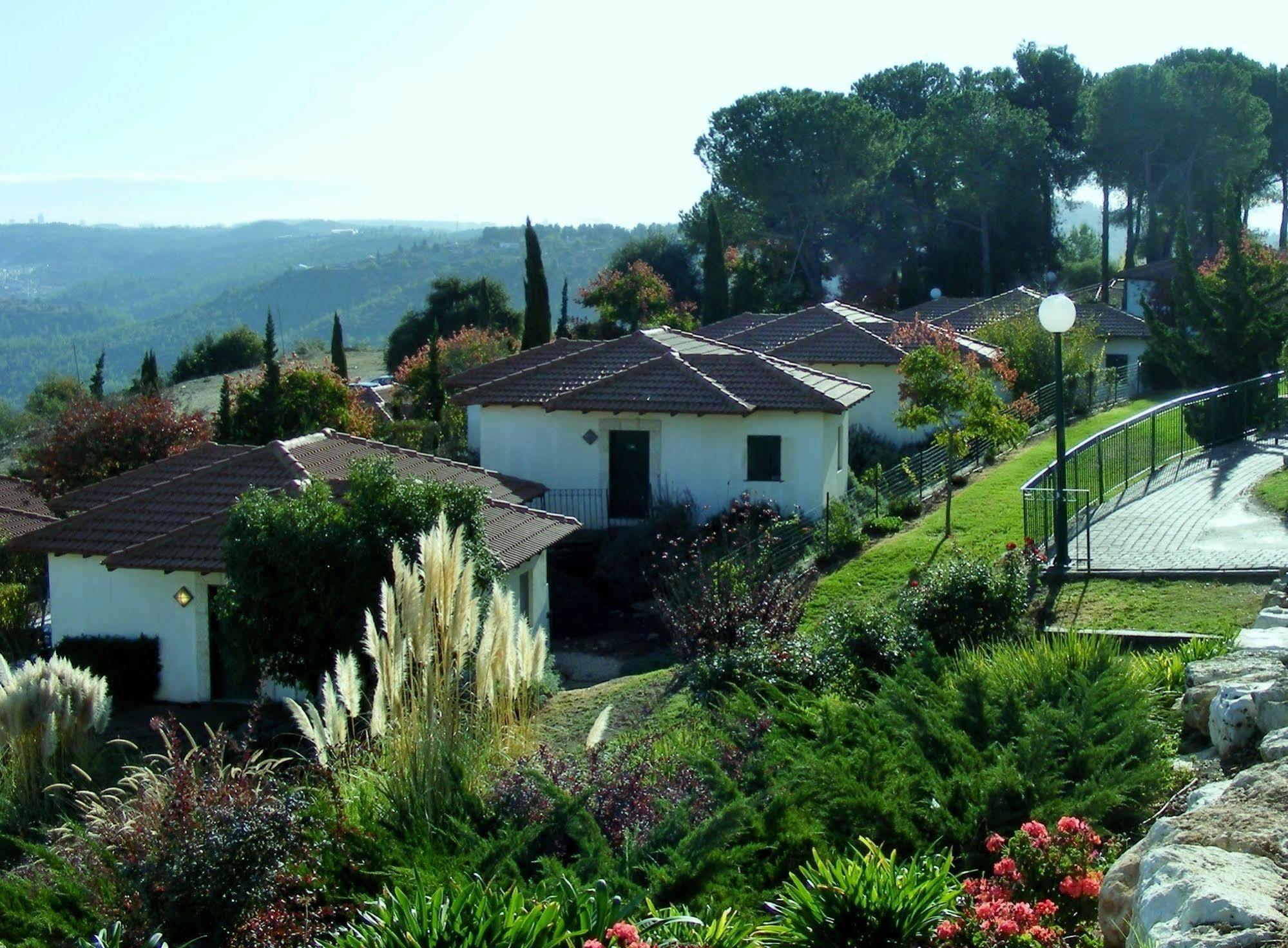 Shoresh Green Hills Family Suites Hotel Dış mekan fotoğraf